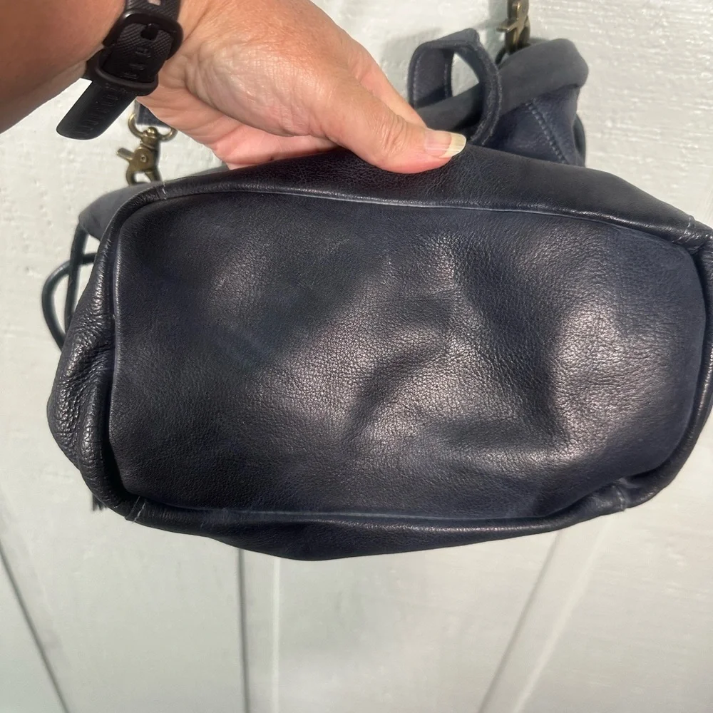 Hudson and Kings Stuyvesant Medium Bucket Bag in Persian Blue EUC - Picture 12 of 16